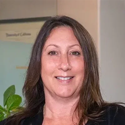 A headshot photo of dental assistant Lisa from El Camino Dental Arts